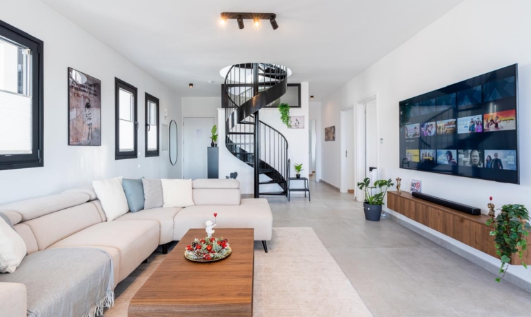 NEW Luxury Penthouse w/ Rooftop & Natural Light